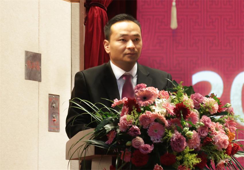 集團副總、紀委副書記張成彪同志作徐州寶潤實業(yè)集團“關(guān)于2018年違紀違規(guī)及重大事故責(zé)任單位的通報及處理決定”